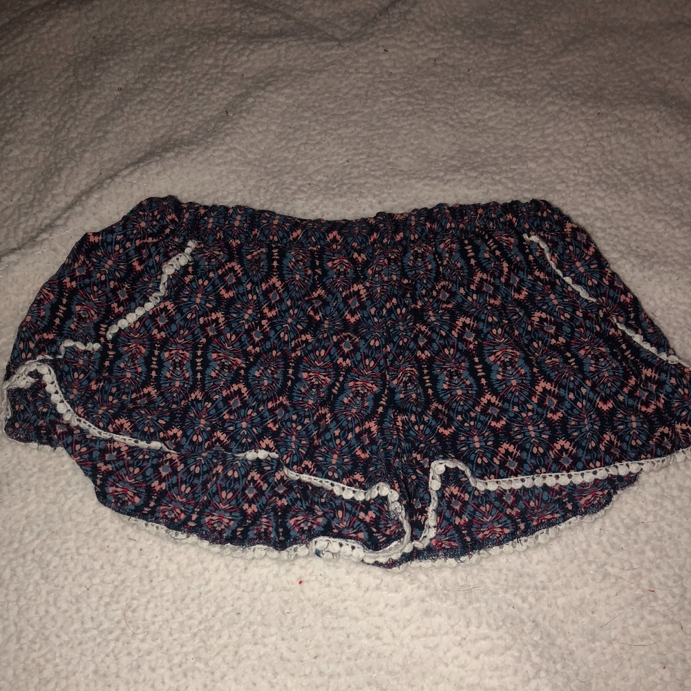 Cute colorful flouncy shorts!